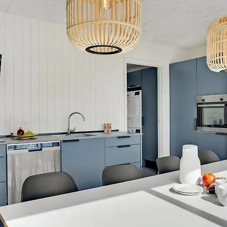 4 Bedroom Stunning In Holiday home