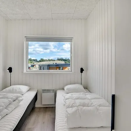 4 Bedroom Stunning In 別荘 Løgstrup