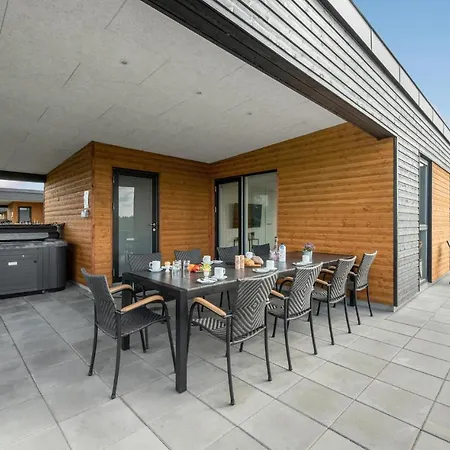 4 Bedroom Stunning In Holiday home *