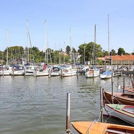 4 Bedroom Stunning In Holiday home