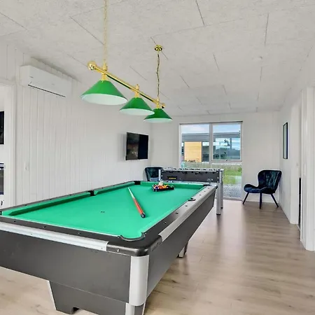 別荘 4 Bedroom Stunning In Løgstrup
