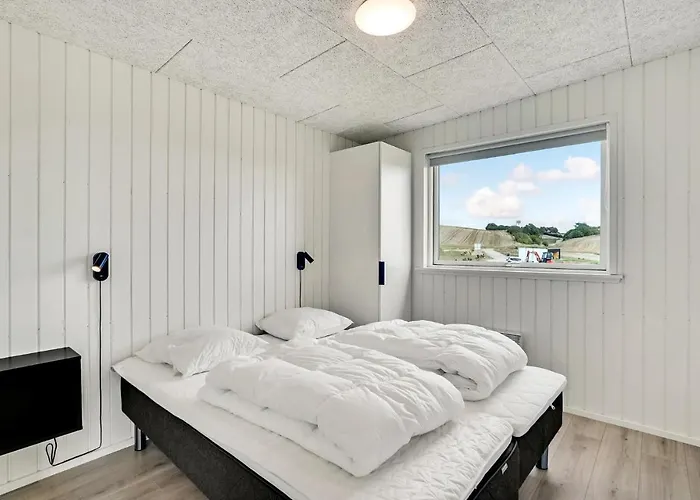 4 Bedroom Stunning In * Løgstrup