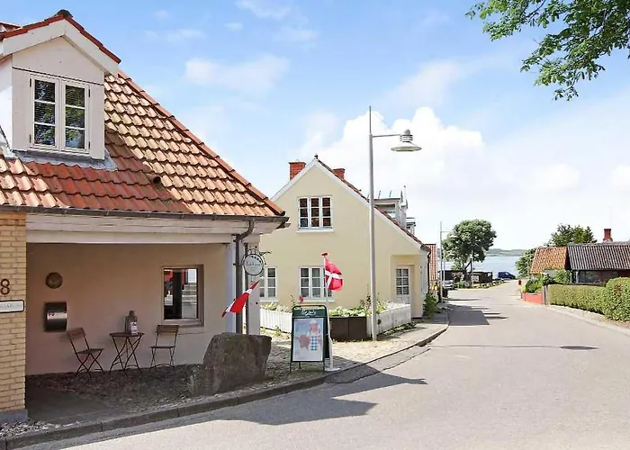 4 Bedroom Stunning In 度假居 Løgstrup